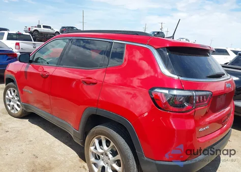 2023 Jeep Compass Latitude Lux Fwd z USA, uszkodzony, nr VIN 3C4NJDFN0PT540877